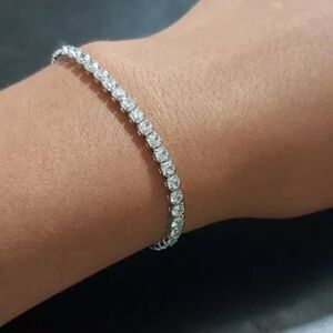 The Modern Classic Tennis Bracelet with cubic zirconia and 925
